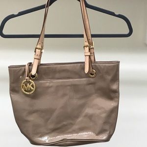 Michael Kors Beige Bucketbag